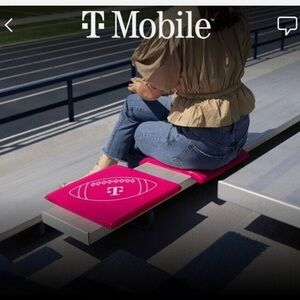 🩷 2 pcs T-Mobile Seat Cushion Football game Stadium concert picnic outdoor Pink